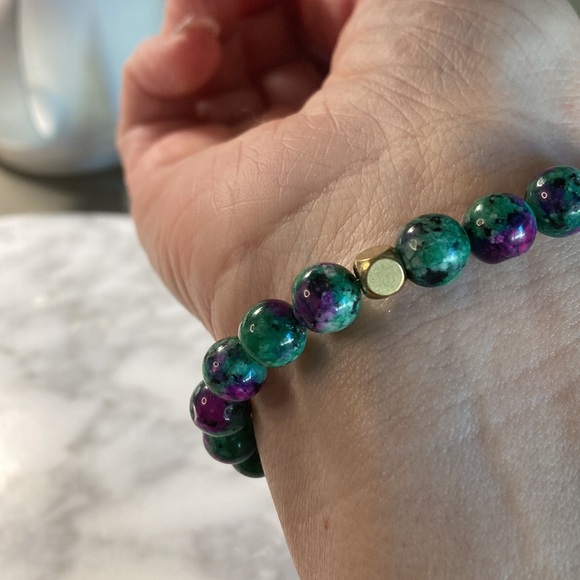 Ruby zoisite gemstone with Swarovski crystal bracelet - Picture 5 of 6